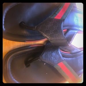 Men’s 10.5 Gucci flip flops